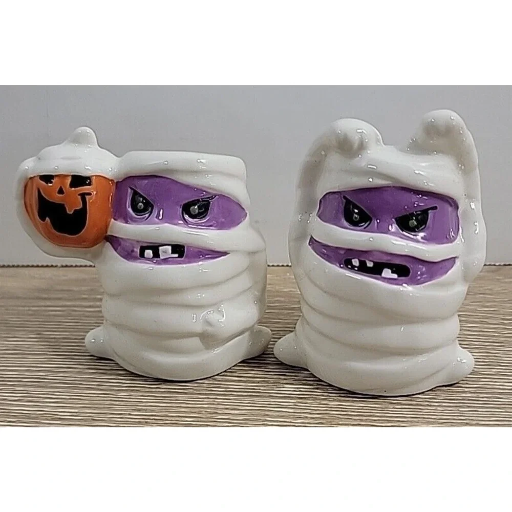 Halloween Mummy Salt and Pepper Shakers Spooky Ceramic‎ Figurines 3in